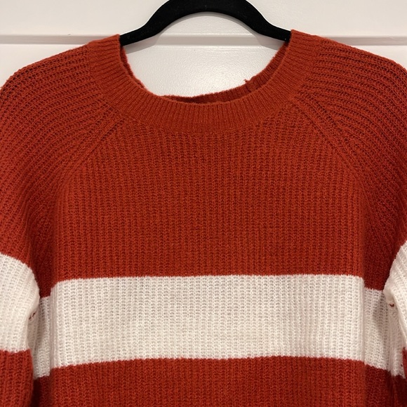 Forever 21 Long Sleeve Sweater - Picture 2 of 4